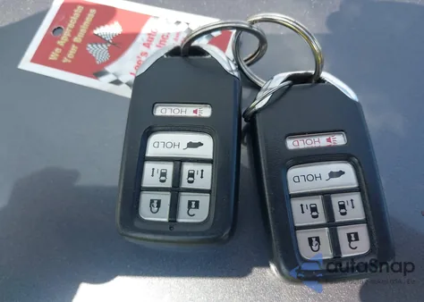 2015 Honda Odyssey Touring/Touring Elite из США, поврежденный, VIN 5FNRL5H96FB101164